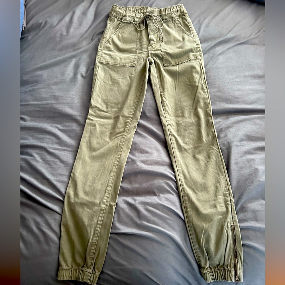 American Eagle size 4 joggers